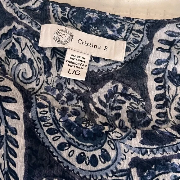 Elegant Navy Paisley Blouse - Picture 3 of 4